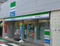 近くのファミリーマート 高円寺中通店まで345m（徒歩5分）