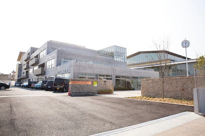 近くの高松市立山田中学校まで1,169m（徒歩15分）