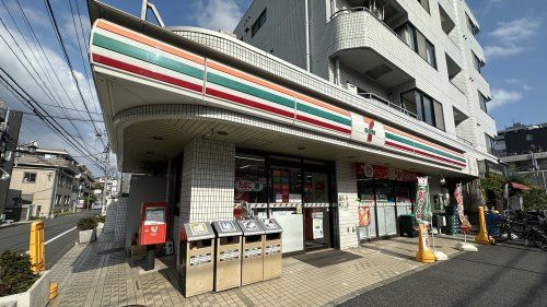 近くのセブンイレブン 国分寺光町1丁目店まで484m（徒歩7分）