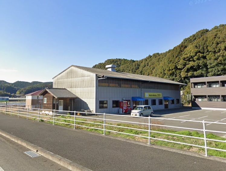 近くのマルカズ生産者市場まで1,569m(徒歩20分)