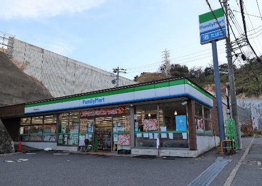 ファミリーマート 横須賀船越町店