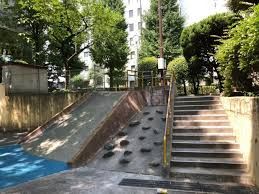 近くの西八丁公園まで331m（徒歩5分）