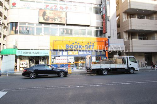 近くのブックオフ浦安駅北店まで1,045m（徒歩14分）