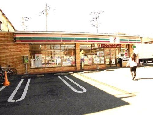 近くのセブンイレブン 与野鈴谷3丁目店まで764m（徒歩10分）