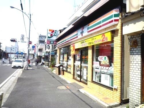 近くのセブンイレブンまで748m(徒歩10分)