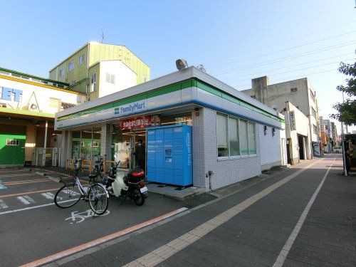 近くのファミリーマート 関目一丁目店まで165m（徒歩3分）