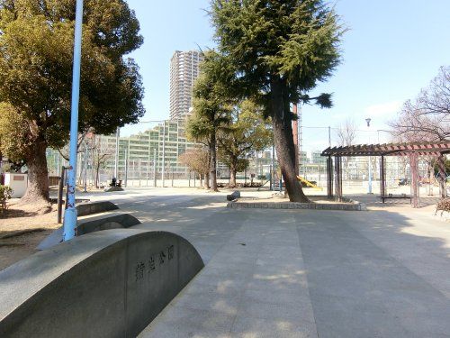 近くの蒲生公園まで292m（徒歩4分）