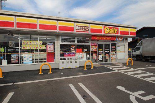 近くのデイリーヤマザキ 宗像日の里店まで890m(徒歩12分)