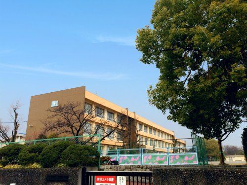 近くの尾張旭市立瑞鳳小学校まで502m(徒歩7分)