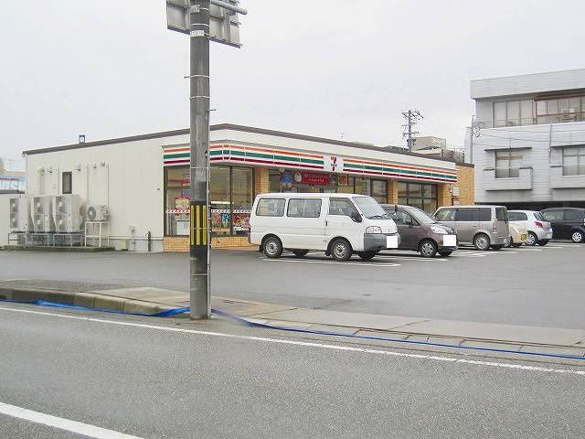 近くのセブンイレブン 高岡駅南4丁目店まで982m（徒歩13分）