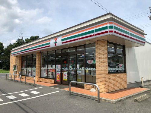 近くのセブンイレブン 太田市内ケ島店まで122m(徒歩2分)
