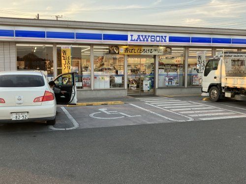 近くのローソン本庄早稲田駅前店まで554m（徒歩7分）