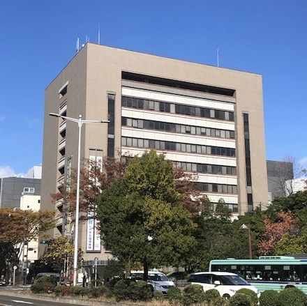 近くの青葉区役所まで1,218m（徒歩16分）