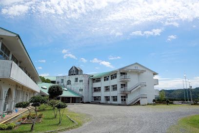 近くの延岡市立伊形小学校まで925m(徒歩12分)