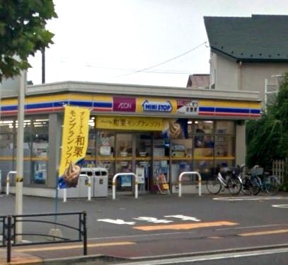 近くのコンビニまで1,001m（徒歩13分）