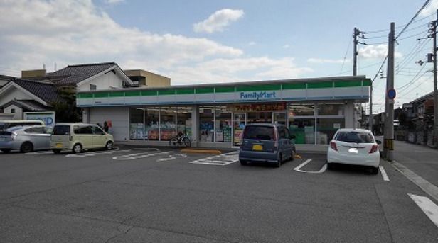 近くのファミリーマート 高松福岡町店まで889m(徒歩12分)