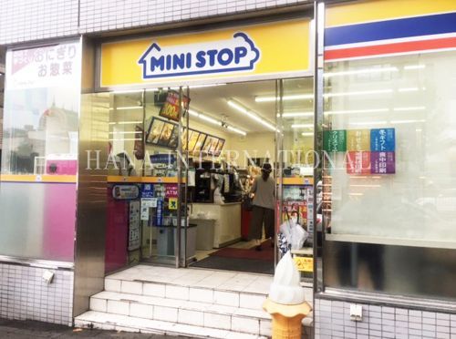 近くのミニストップ 築地２丁目店まで551m（徒歩7分）