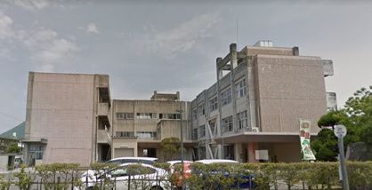 近くの城辰小学校まで894m（徒歩12分）