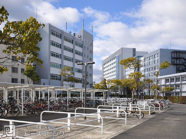 近くの大学・短大まで872m（徒歩11分）