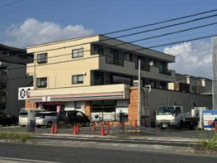 近くのコンビニまで231m（徒歩3分）