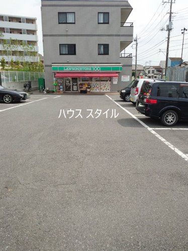 近くのコンビニまで1,236m（徒歩16分）