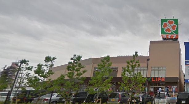 近くのライフ東淡路店まで397m（徒歩5分）