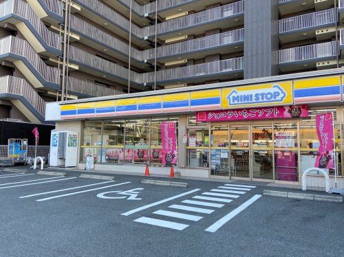 近くのミニストップ 田辺中央店まで518m（徒歩7分）