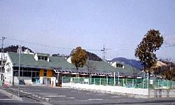近くの富熊保育所まで1,126m（徒歩15分）