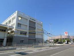 近くの坂出警察署まで817m（徒歩11分）