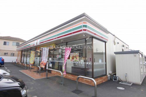 近くのセブンイレブン 越谷大林店まで751m（徒歩10分）