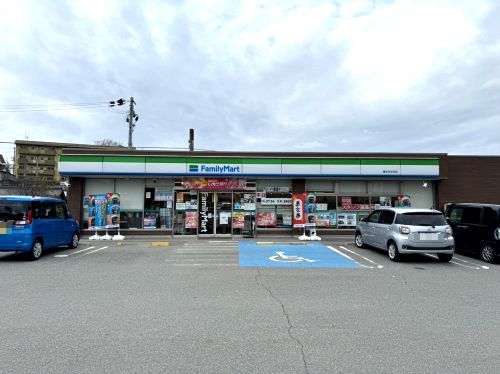 近くのファミリーマート橋本古佐田店まで482m(徒歩7分)