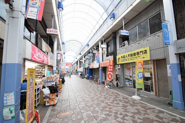 近くの横浜橋通商店街まで1,740m（徒歩22分）