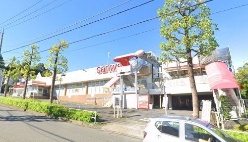 近くの三和 金井店まで1,569m（徒歩20分）
