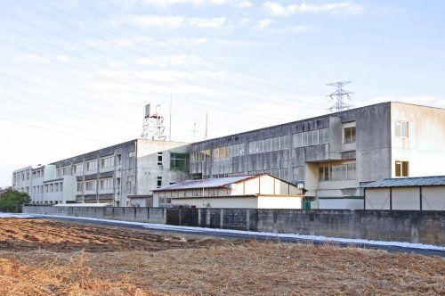 近くの太田市立生品中学校まで2,744m（徒歩35分）