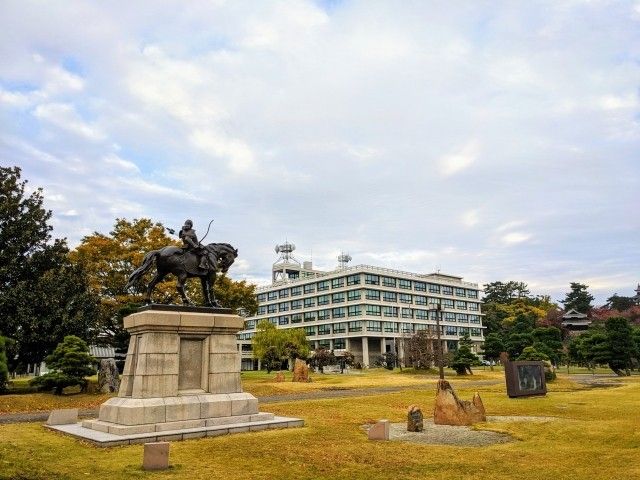近くの島根県庁まで1,600m（徒歩20分）