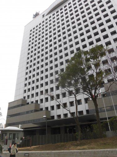 近くの神奈川県警察本部まで823m（徒歩11分）