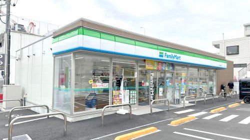 近くのファミリーマート 八王子東中野店まで524m（徒歩7分）