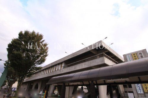 近くの三鷹市役所まで1,335m（徒歩17分）