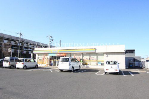 近くのコンビニまで1,812m（徒歩23分）