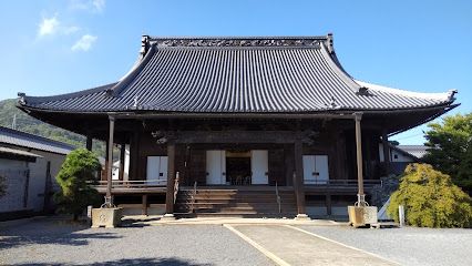 近くの西光寺まで614m（徒歩8分）