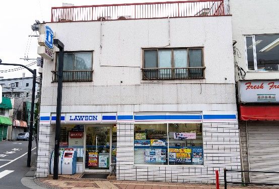 近くのローソン 三鷹台駅前店まで434m(徒歩6分)
