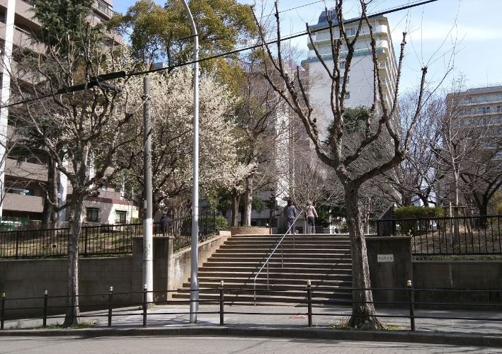 近くの北大江公園まで597m(徒歩8分)