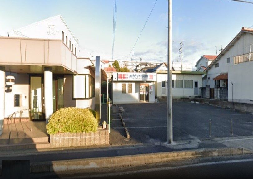 近くのココカラファイン薬局 本地店まで331m（徒歩5分）
