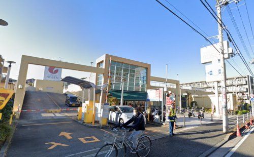 近くのそうてつローゼン釜利谷店まで496m（徒歩7分）