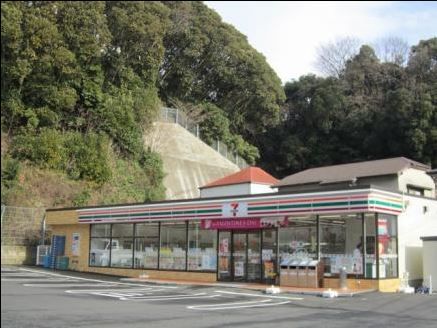 近くのセブンイレブン 横須賀浦賀駅前店まで396m(徒歩5分)