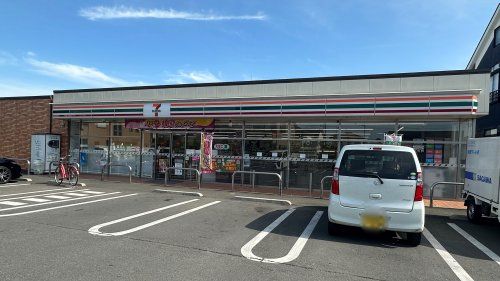 近くのセブンイレブン 東大和上北台店まで946m（徒歩12分）