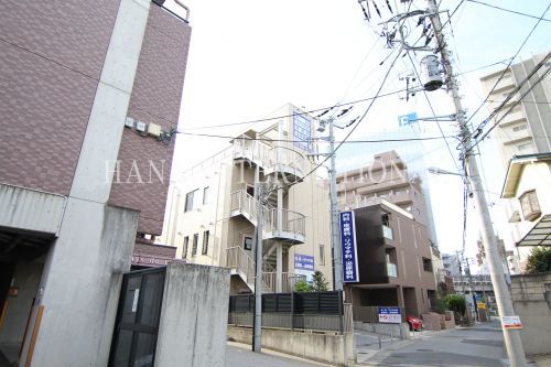 近くのリウマチ専門医による関節リウマチ治療のせきぐちクリニックまで318m（徒歩4分）