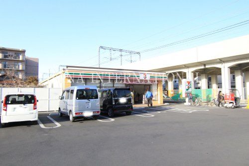 近くのセブン‐イレブン 越谷宮本町１丁目まで727m（徒歩10分）