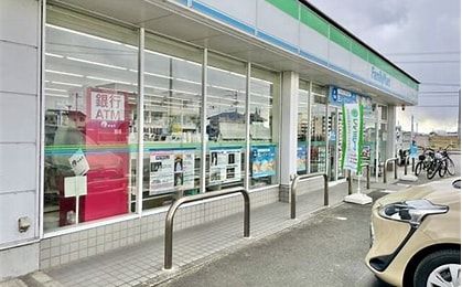 近くのファミリーマート高松前田東町店まで1,655m(徒歩21分)
