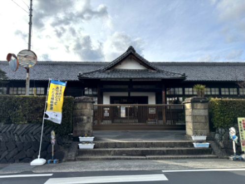 近くの橋本市立高野口小学校まで404m(徒歩6分)